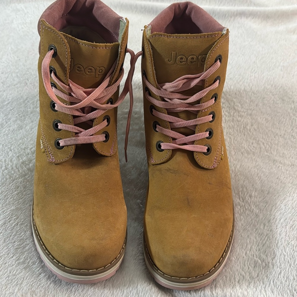 Women’s Jeep tan boots
